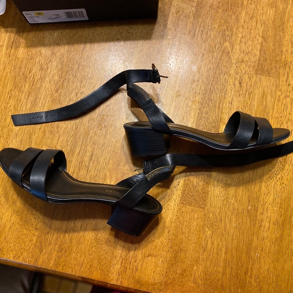 Enzo Angiolini Eatala 9.5 m black mule sandals - Picture 7 of 9